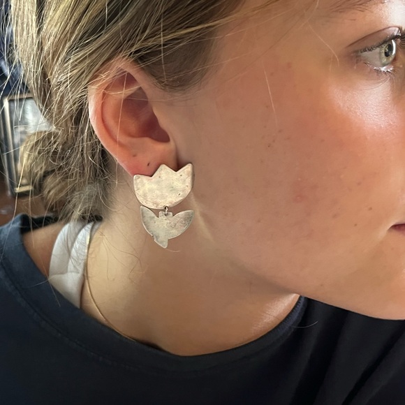 SENSATIONAL!!! You will never find another! Tulip dangle earrings - Picture 7 of 9